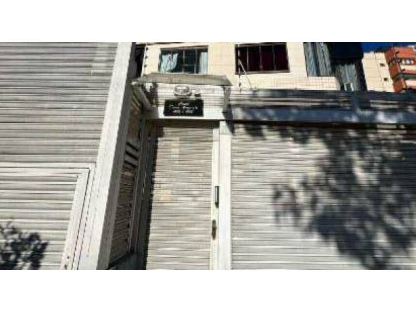Apartamento à venda em leilão, localizado em Porto Alegre - RS