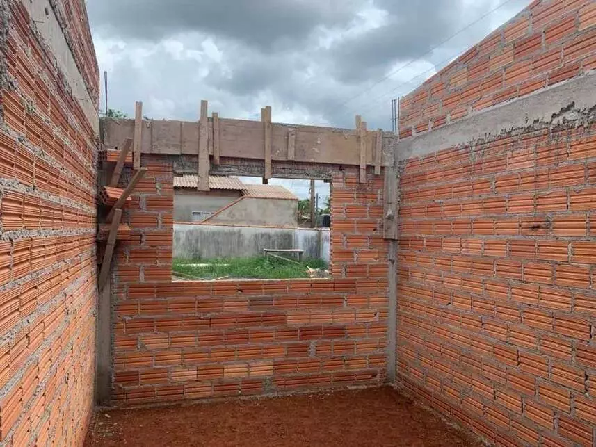 Casa à venda em leilão - leilão extrajudicial - Canarana MT - lance mínimo R$ 285.096