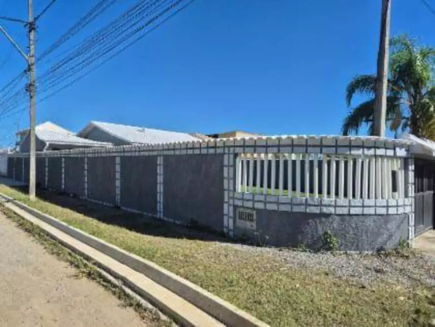 Casa à venda em leilão - leilão extrajudicial - Araruama RJ - lance mínimo R$ 236.664