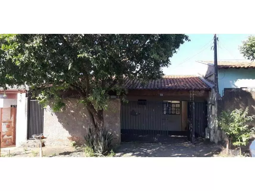 Casa à venda em leilão - leilão extrajudicial - Votuporanga SP - lance mínimo R$ 63.840