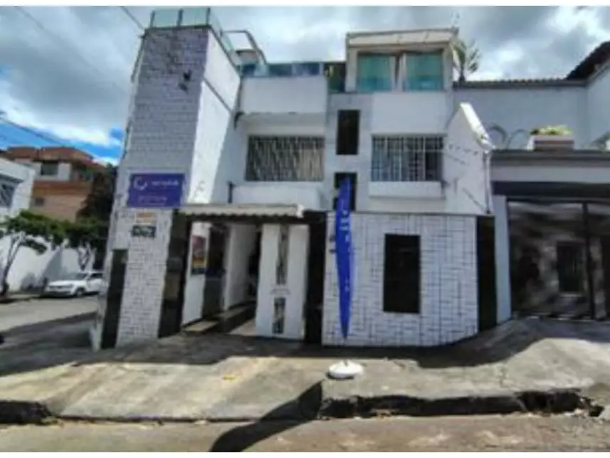 Casa à venda em leilão - leilão extrajudicial - Belo Horizonte MG - lance mínimo R$ 161.000