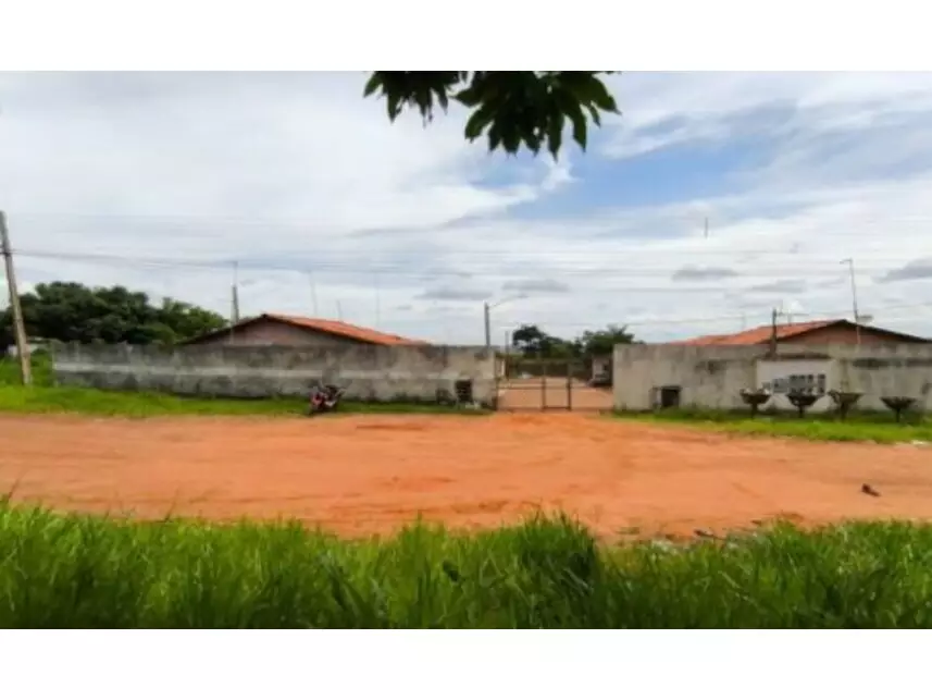 Casa à venda em leilão - leilão extrajudicial - Águas Lindas de Goiás GO - lance mínimo R$ 35.100