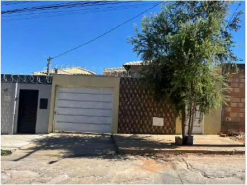 Casa à venda em leilão - leilão extrajudicial - Montes Claros MG - lance mínimo R$ 155.040