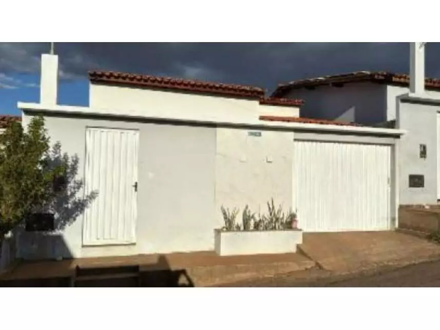 Casa à venda em leilão - leilão extrajudicial - Ibiassucê BA - lance mínimo R$ 82.992