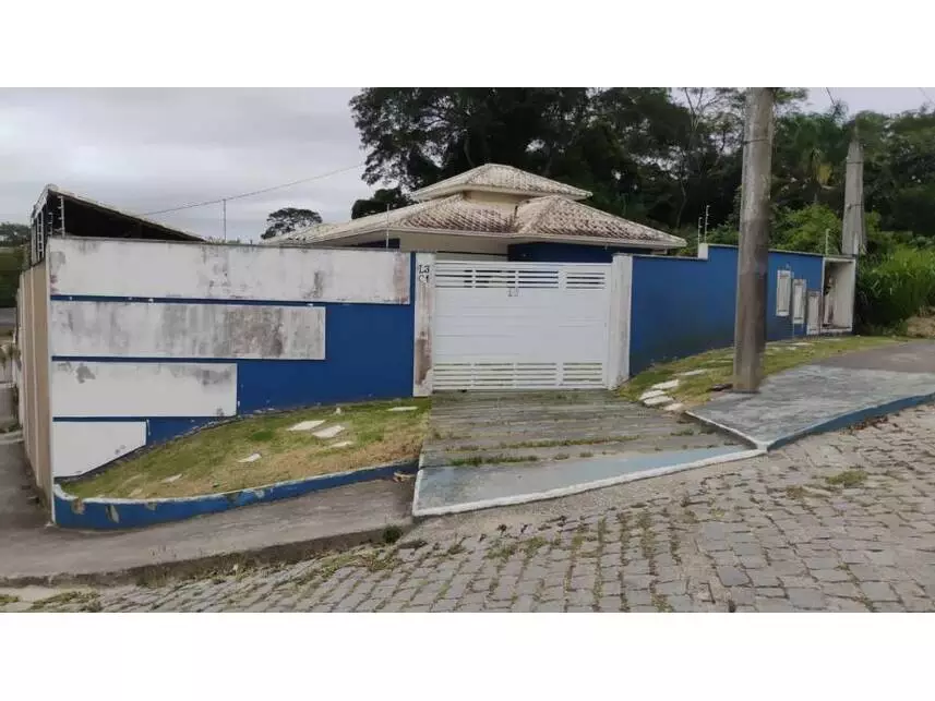 Casa à venda em leilão - leilão extrajudicial - Rio das Ostras RJ - lance mínimo R$ 163.800