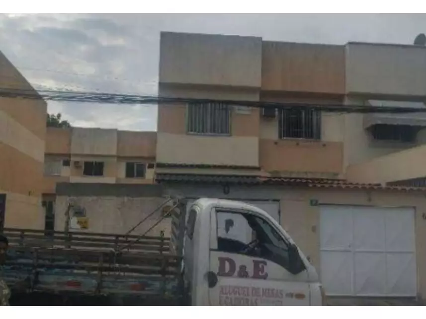 Casa à venda em leilão - leilão extrajudicial - Nova Iguaçu RJ - lance mínimo R$ 63.375