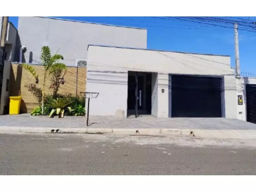 Casa à venda em leilão - leilão extrajudicial - Fernandópolis SP - lance mínimo R$ 304.000