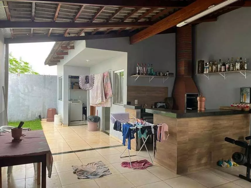 Casa à venda em leilão - leilão extrajudicial - Coromandel MG - lance mínimo R$ 253.536