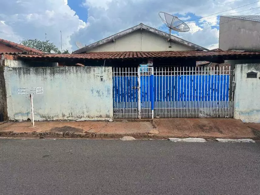 Casa à venda em leilão - leilão extrajudicial - Castilho SP - lance mínimo R$ 63.420
