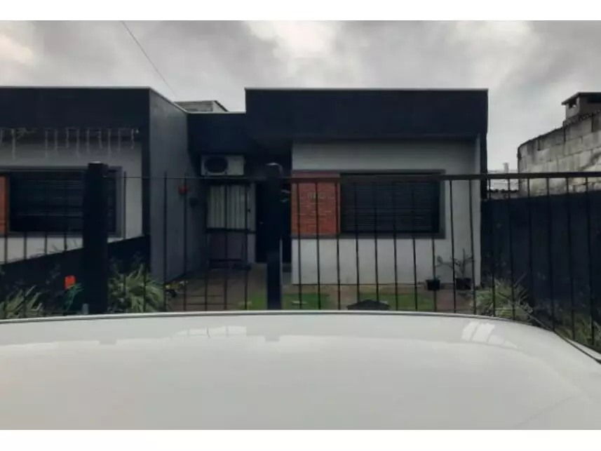 Casa à venda em leilão - leilão extrajudicial - Cachoeirinha RS - lance mínimo R$ 128.000