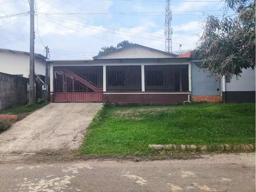 Casa à venda em leilão - leilão extrajudicial - Rodrigues Alves AC - lance mínimo R$ 297.360