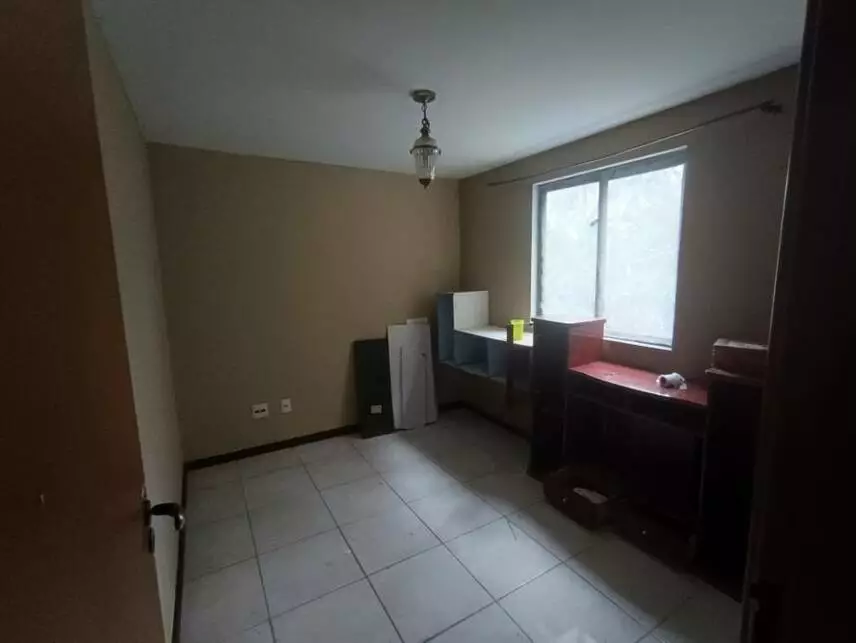 Apartamento à venda em leilão - leilão extrajudicial - Petrópolis RJ - lance mínimo R$ 167.300