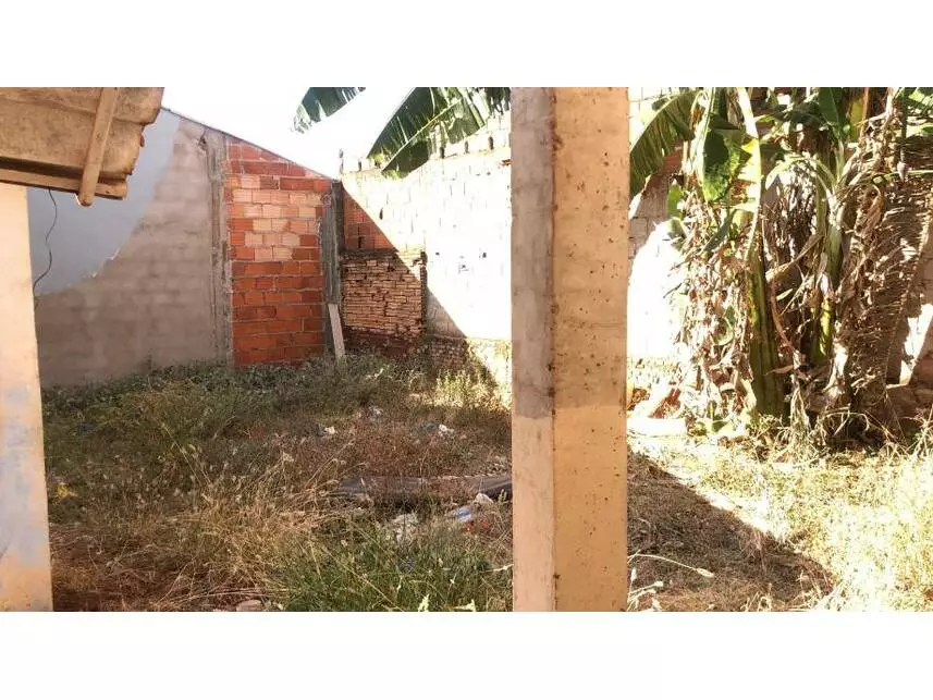 Casa à venda em leilão - leilão extrajudicial - Ituiutaba MG - lance mínimo R$ 126.000