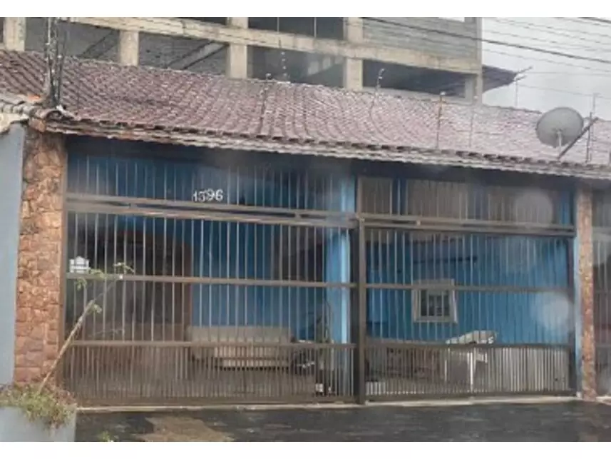 Casa à venda em leilão - leilão extrajudicial - Praia Grande SP - lance mínimo R$ 148.000