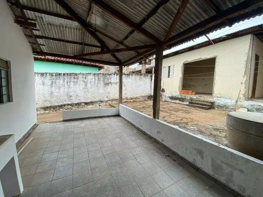 Casa à venda em leilão - leilão extrajudicial - Cuiabá MT - lance mínimo R$ 120.000