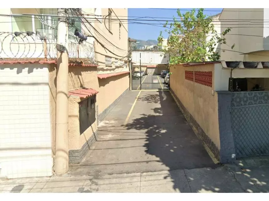 Casa à venda em leilão - leilão extrajudicial - Rio de Janeiro RJ - lance mínimo R$ 203.990