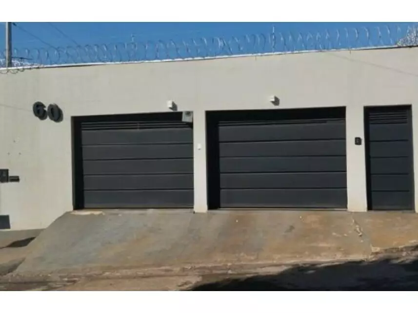 Casa à venda em leilão - leilão extrajudicial - Quirinópolis GO - lance mínimo R$ 258.975