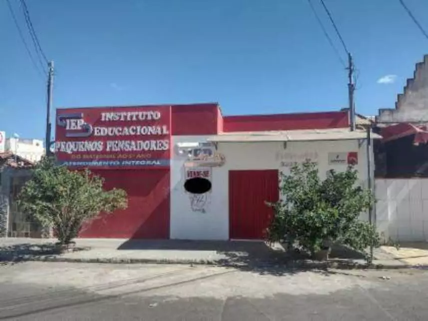 Casa à venda em leilão - leilão extrajudicial - Montes Claros MG - lance mínimo R$ 368.900