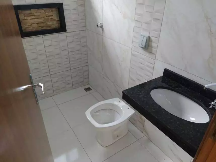 Casa à venda em leilão - leilão extrajudicial - Rolândia PR - lance mínimo R$ 119.000