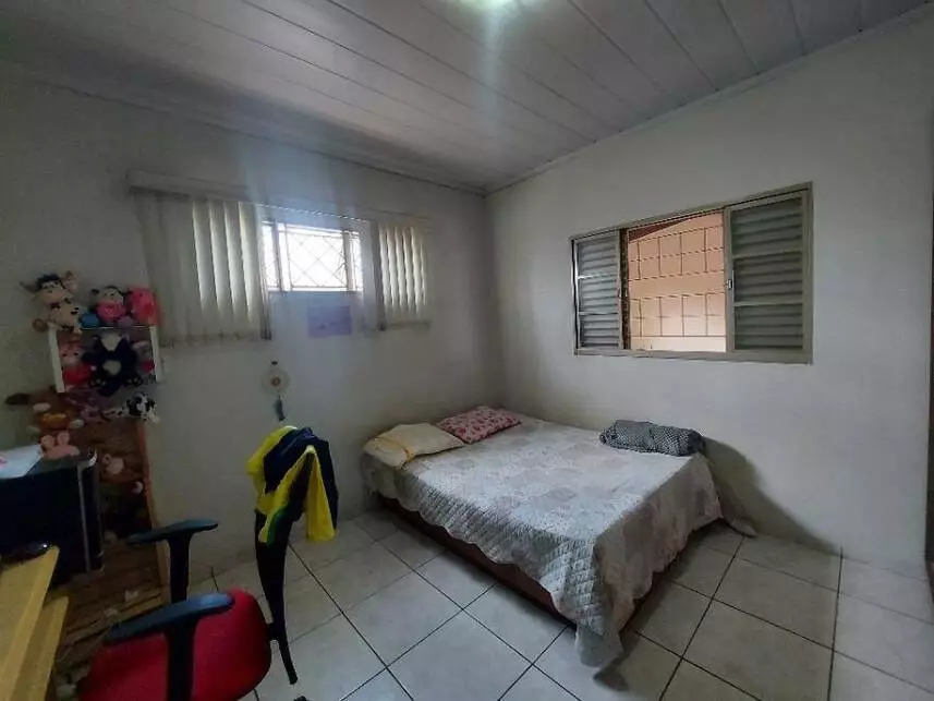 Casa à venda em leilão - leilão extrajudicial - Uberlândia MG - lance mínimo R$ 240.920