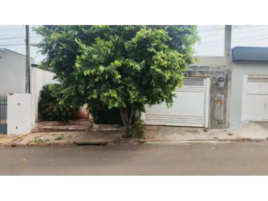 Casa à venda em leilão - leilão extrajudicial - Birigui SP - lance mínimo R$ 181.300