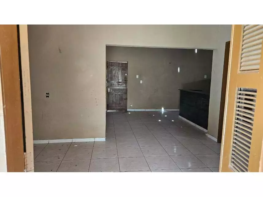 Casa à venda em leilão - leilão extrajudicial - Fortaleza CE - lance mínimo R$ 140.000