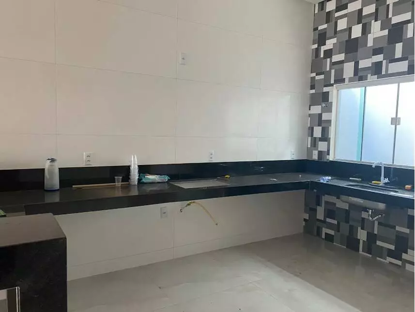 Casa à venda em leilão - leilão extrajudicial - Porangatu GO - lance mínimo R$ 427.200