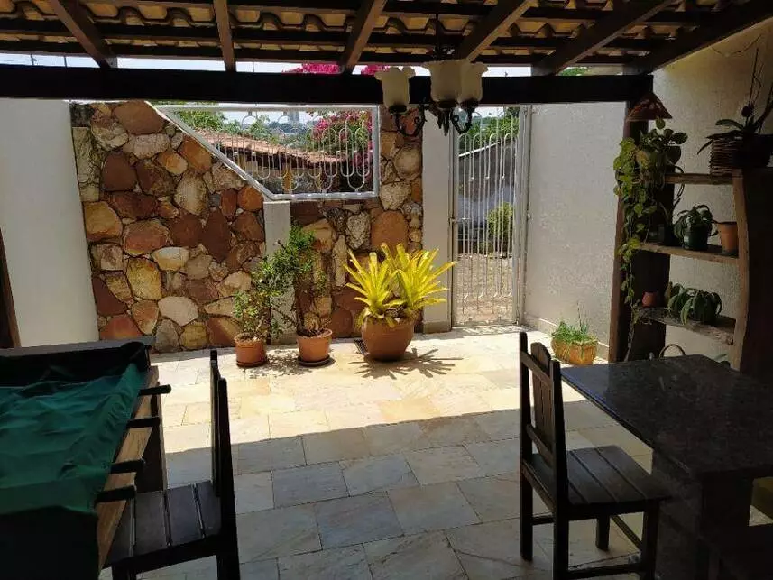 Casa à venda em leilão - leilão extrajudicial - Goiânia GO - lance mínimo R$ 932.520