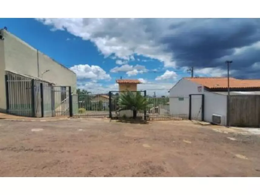 Casa à venda em leilão - leilão extrajudicial - Valparaíso de Goiás GO - lance mínimo R$ 33.800