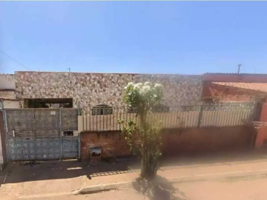 Casa à venda em leilão - leilão extrajudicial - Valparaíso de Goiás GO - lance mínimo R$ 152.100