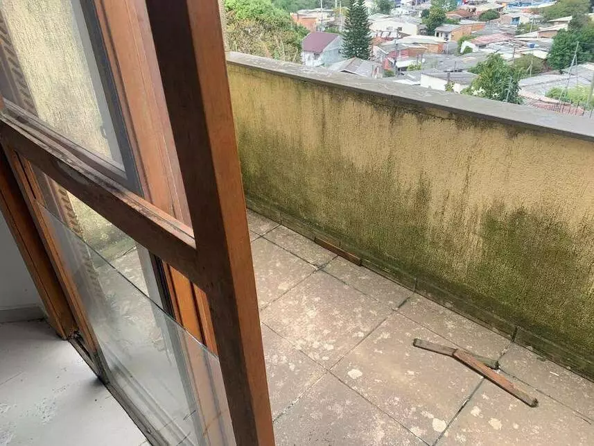 Casa à venda em leilão - leilão extrajudicial - Porto Alegre RS - lance mínimo R$ 327.240