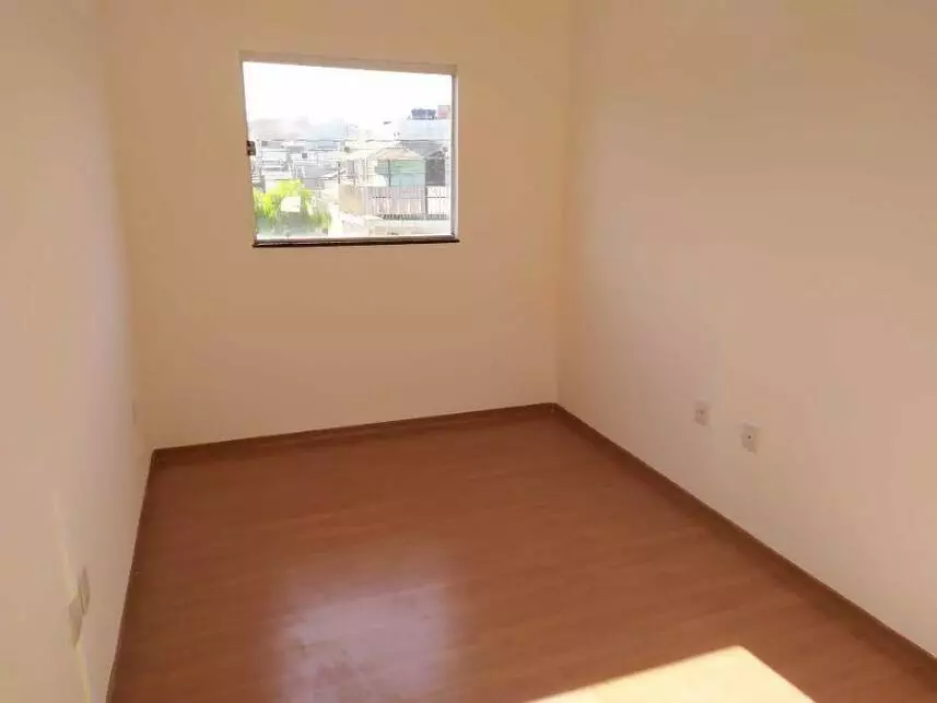 Casa à venda em leilão - leilão extrajudicial - Montes Claros MG - lance mínimo R$ 166.440