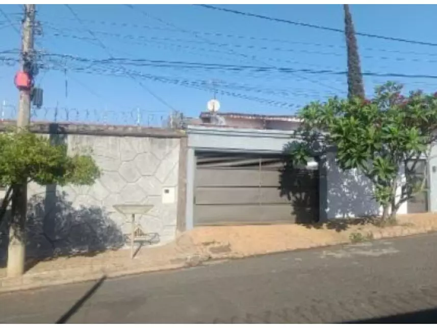 Leilão de Casa Imóvel em Uberlândia/MG - Lance Inicial R$ 215.000 - Extrajudicial