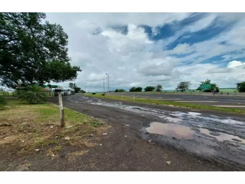 Área Rural à venda em leilão - leilão judicial - Santa Cruz do Rio Pardo SP - lance mínimo R$ 531.166