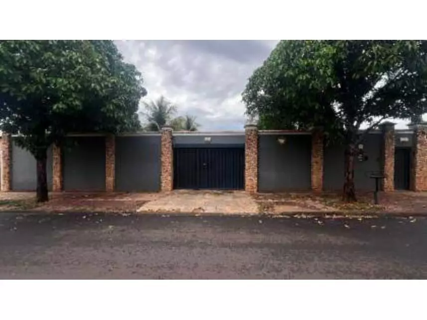 Leilão de Casa Imóvel em Barretos/SP - Lance Inicial R$ 1.011.560 - Extrajudicial