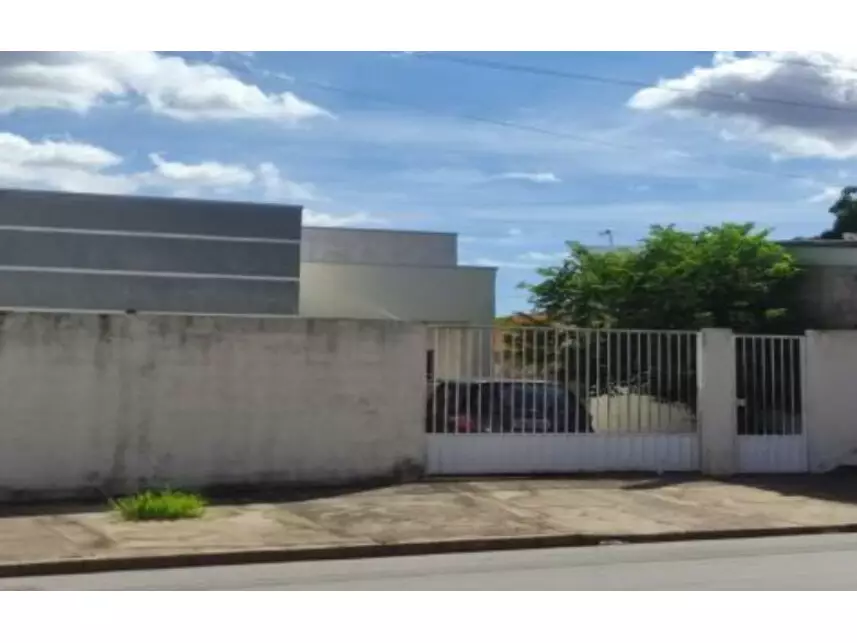 Leilão de Casa Imóvel em Cuiabá/MT - Lance Inicial R$ 153.000 - Extrajudicial