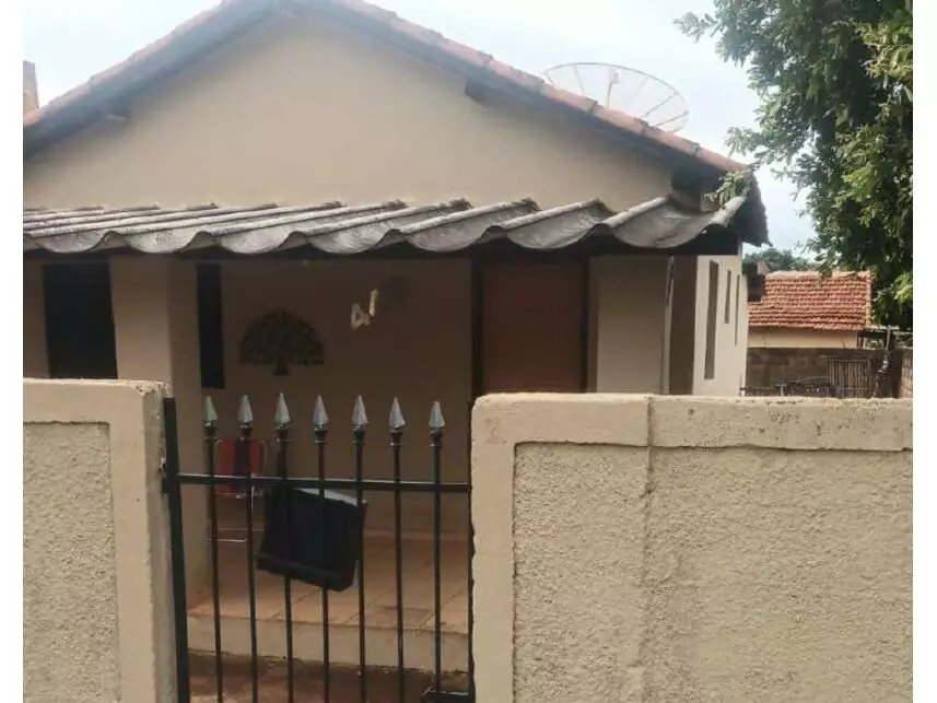 Casa 197m² em Vila Junqueira, Colina/SP