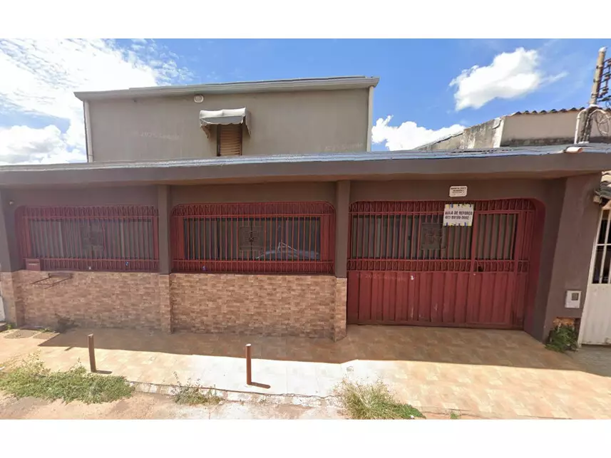 Casa 220m² em Valparaíso de Goiás/GO