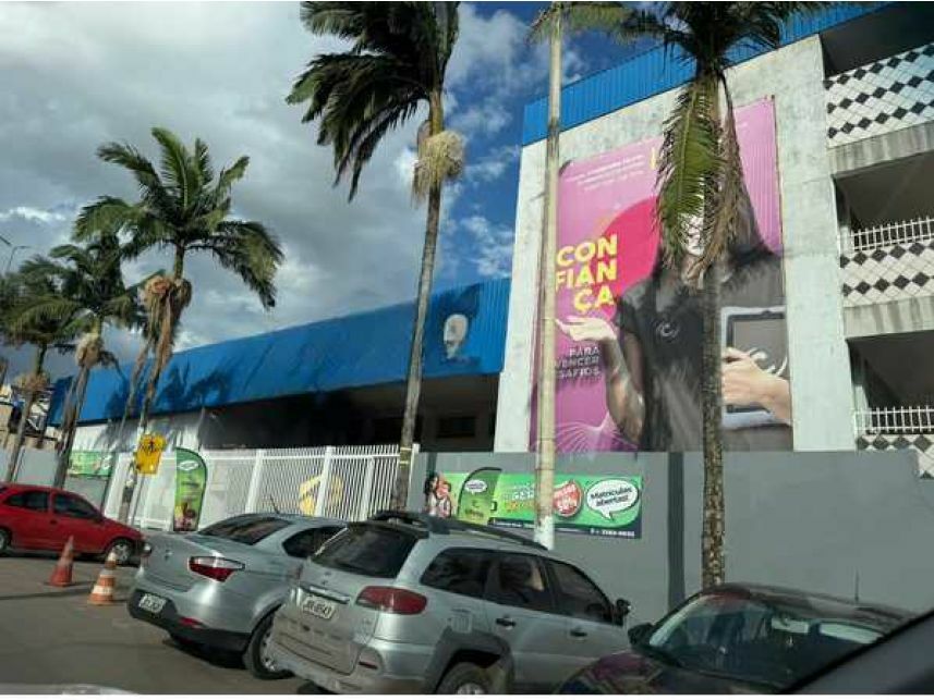 Prédio comercial à venda em leilão