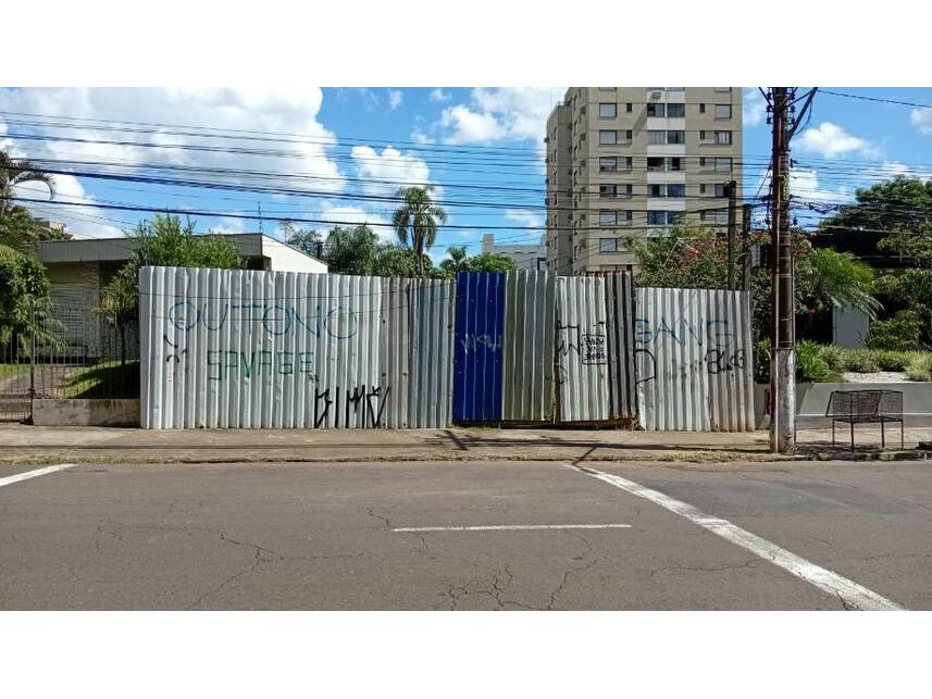 Terreno à venda em leilão
