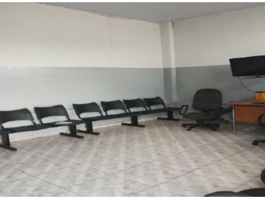 Prédio comercial à venda em leilão