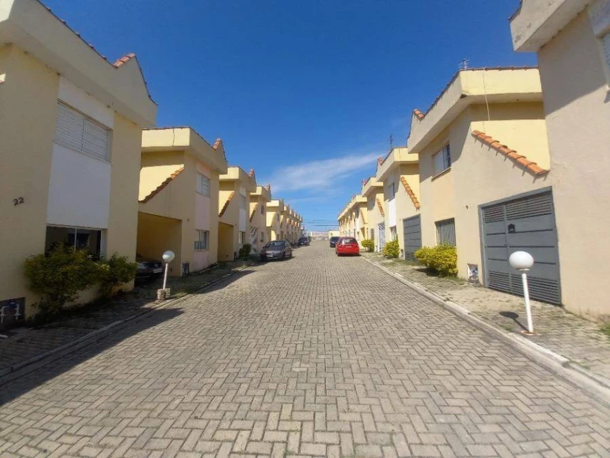 Estrada Takashi Kobata, 2.065, Casa 23 - Condomínio Residencial Oliveira I, Jardim Europa, Suzano, SP, 08696040