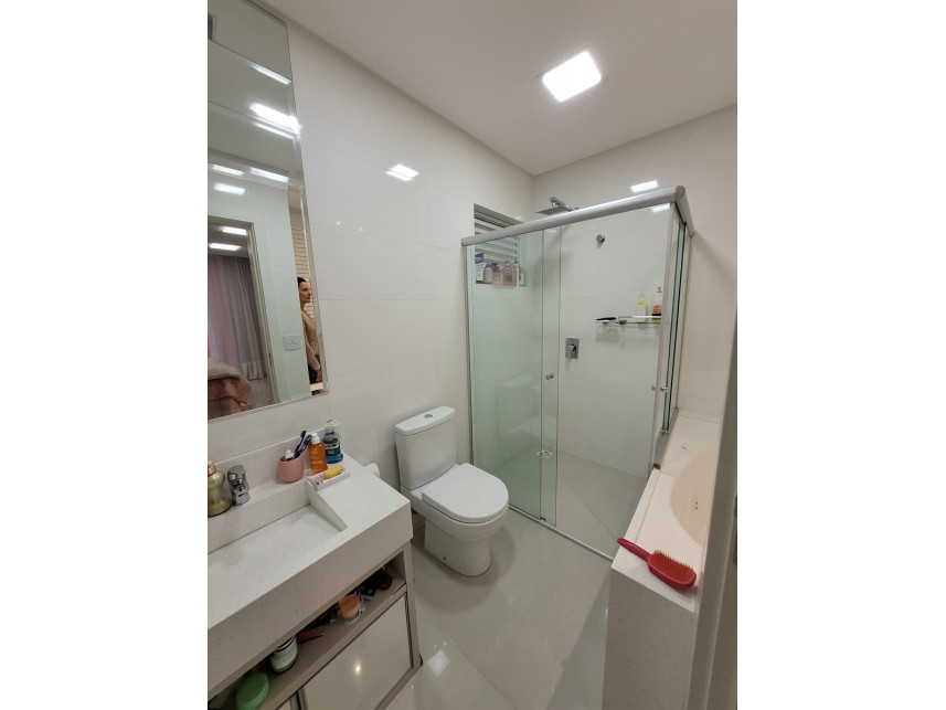 Apartamento - Itapema / SC - Meia Praia Rua 264, 52