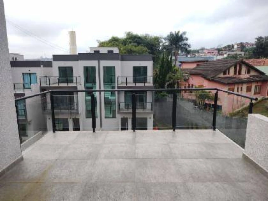 Casa em leilão em Cotia/SP a partir de R$ 627.120 | Lance Rápido