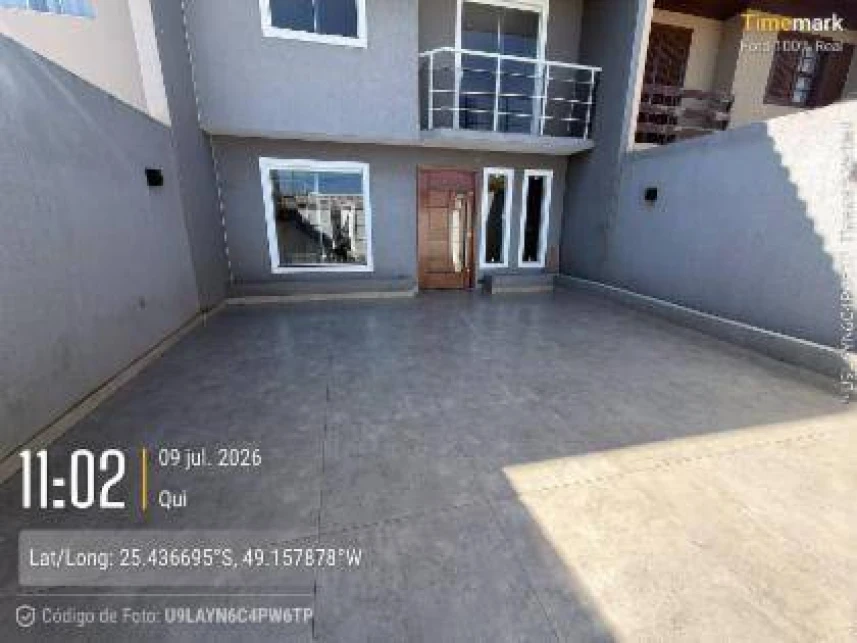 Casa desocupada com 99 m² de área construída
