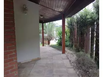 Casa em leilão em Aruja/SP a partir de R$ 1.700.000 | Lance Rápido