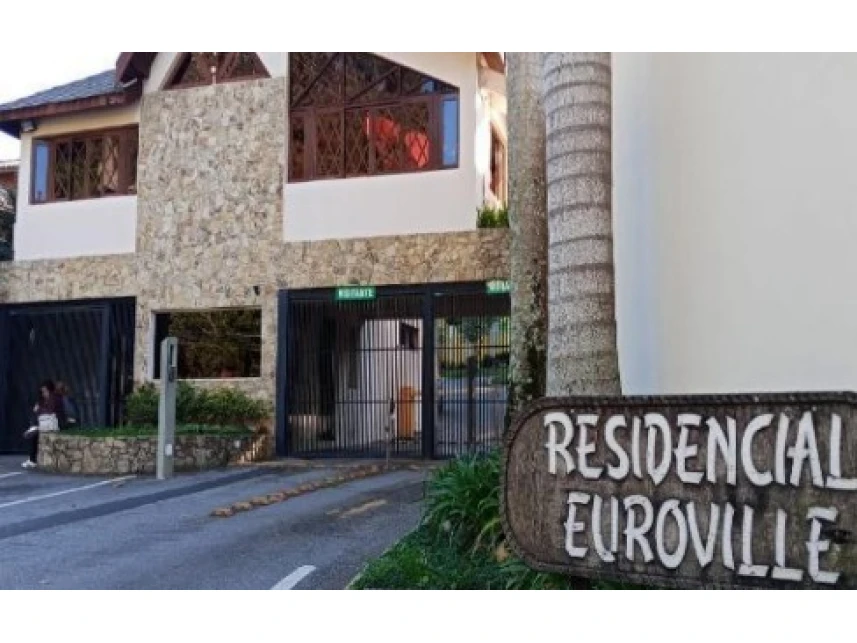 Casa em leilão em Residencial Euroville, Carapicuiba/SP a partir de R$ 1.383.491 (Ref. B47B1D) | Lance Rápido