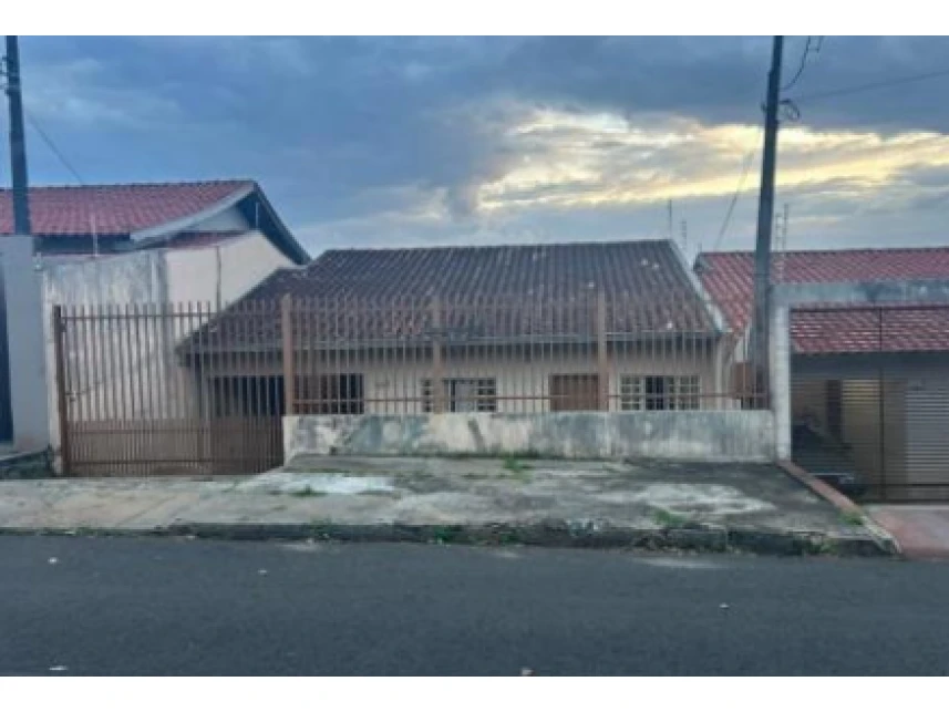 Casa em leilão em Parque Residencial Cambé, Cambe/PR a partir de R$ 227.480 (Ref. 70604A) | Lance Rápido