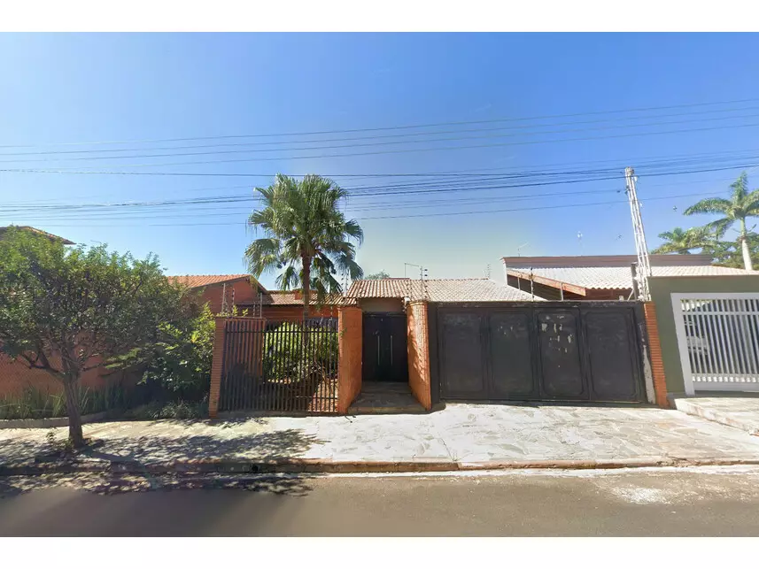 Casa em leilão em Guapiaçu