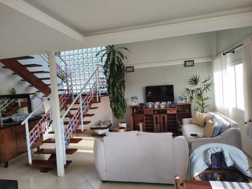 Casa em leilão em Mairinque/SP a partir de R$ 621.965 | Lance Rápido